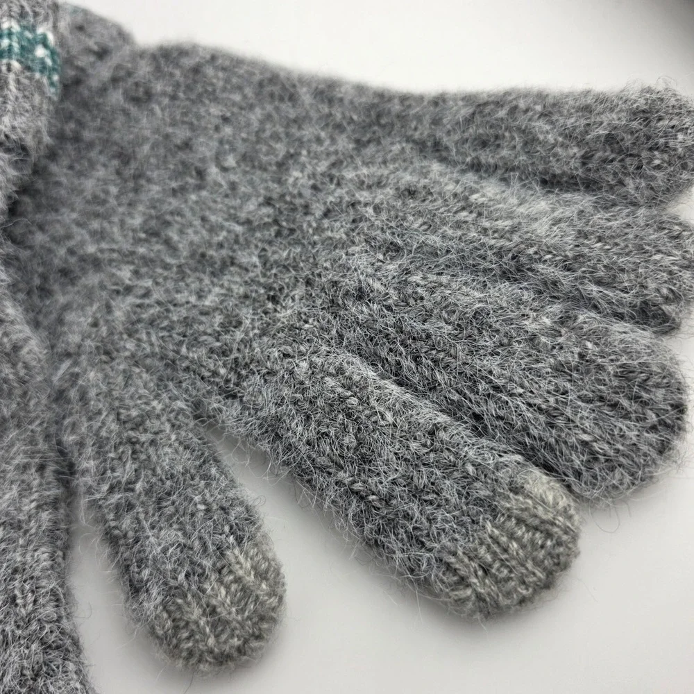 Time and Tru Striped Touchscreen Gloves Gray‎ Winter Accessory